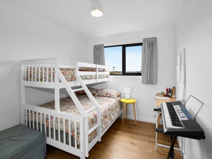 Compact Kids Bedroom with Bunk Bed