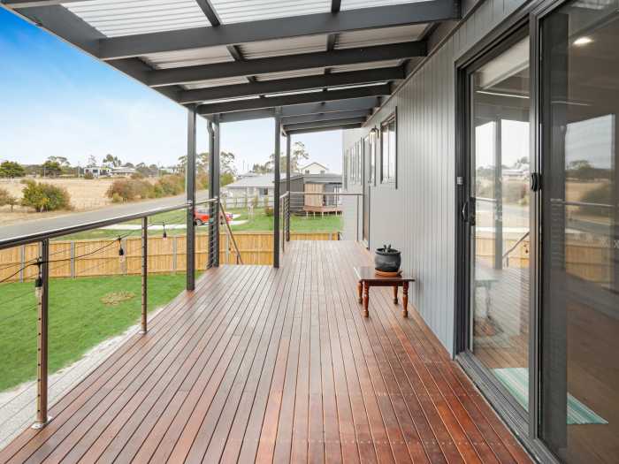 Neat Raised Deck on Compact Family Home