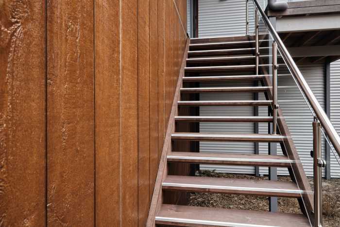 Exterior Floating Stairs with Glass and Metal Balustrade